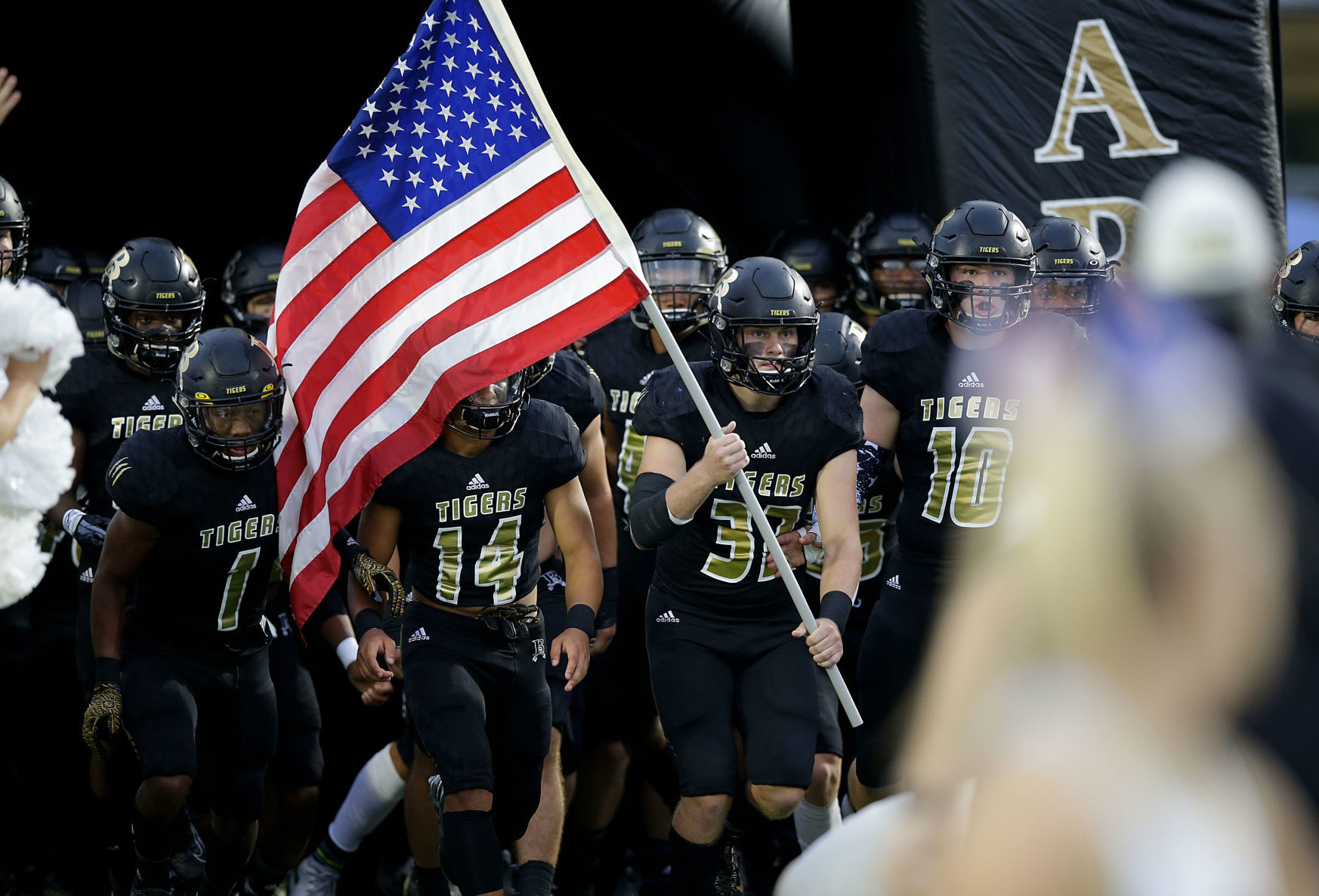 No. 2 Class 6AI: Broken Arrow Tigers (2-1)